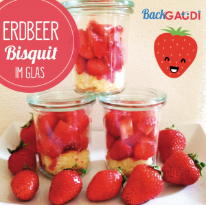 Erdbeerbisquit im Glas