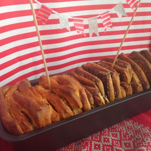 Hefe-Zimt-Zupfbrot